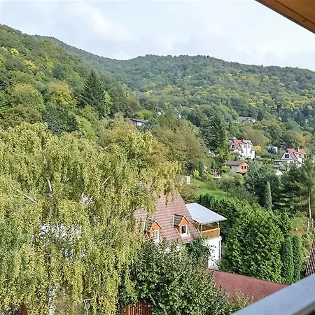 ロッジ #5 With Double Bed In A With Nice Pool Ústí nad Labem