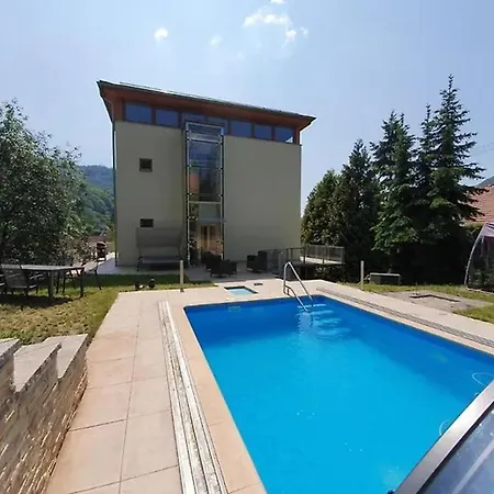 #5 With Double Bed In A With Nice Pool * Ústí nad Labem