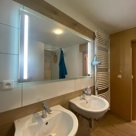 #5 With Double Bed In A With Nice Pool Lodge *